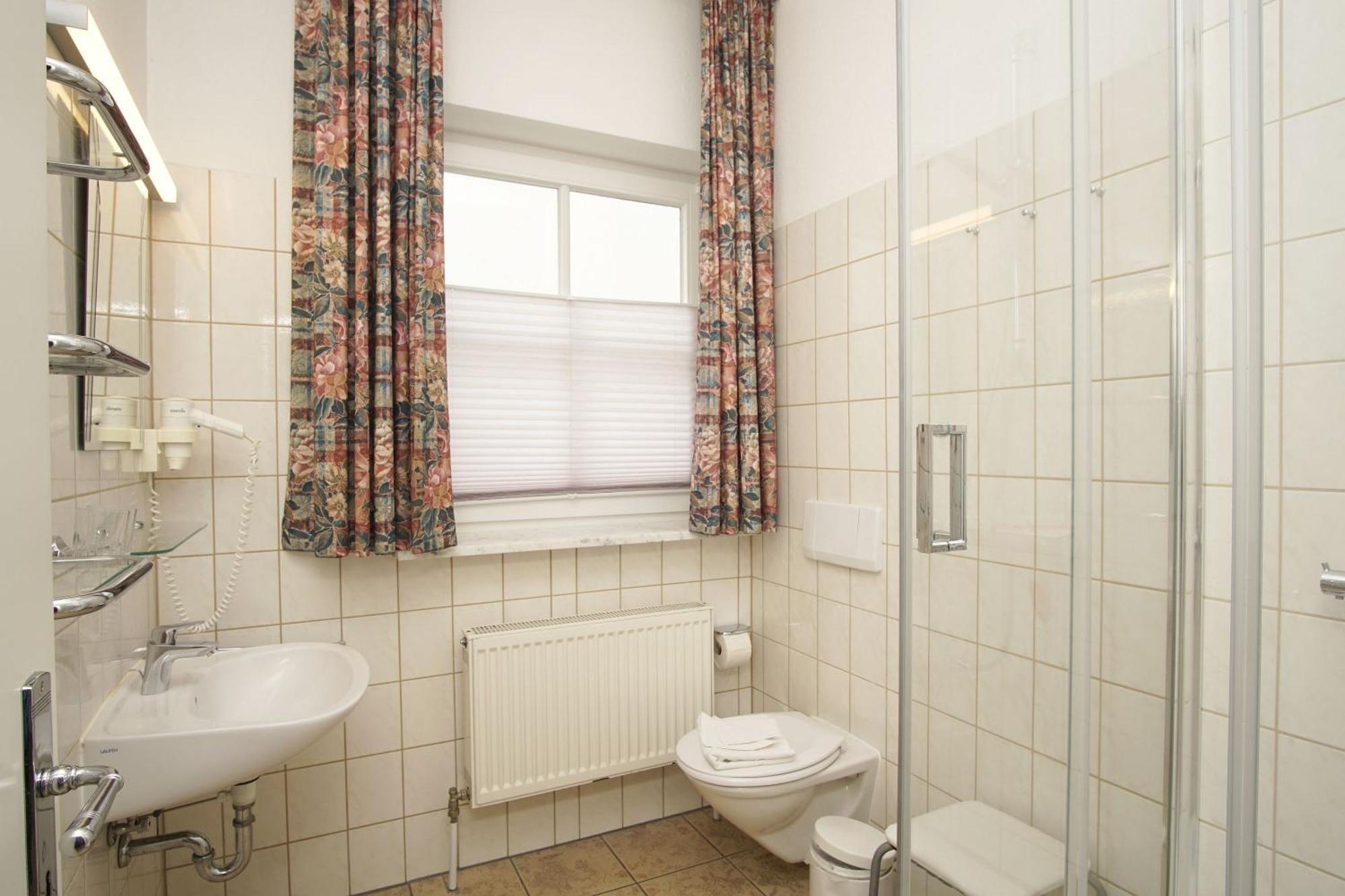 Aparthotel Ostsee Fewo 6 Balkon, Meerblick, Strand 宾茨 外观 照片